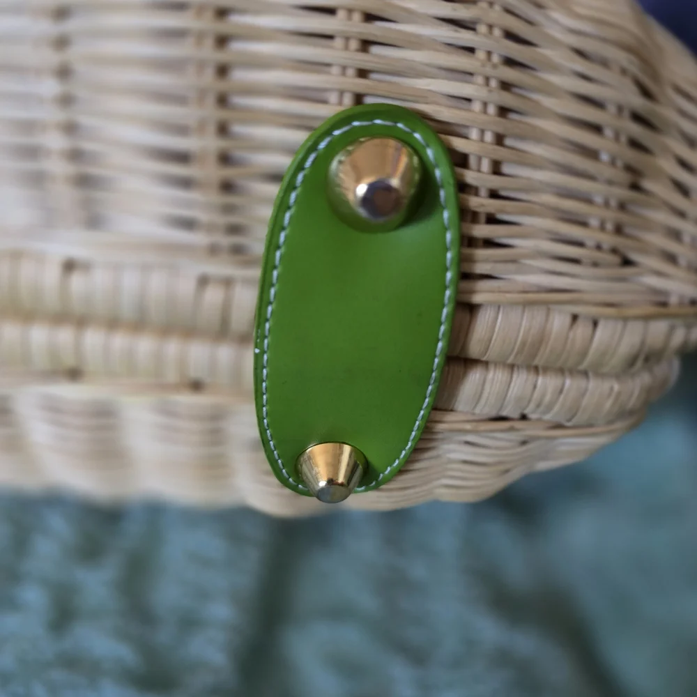 Etienne Aigner Green and Tan Shoulder Bag - Picture 10 of 11